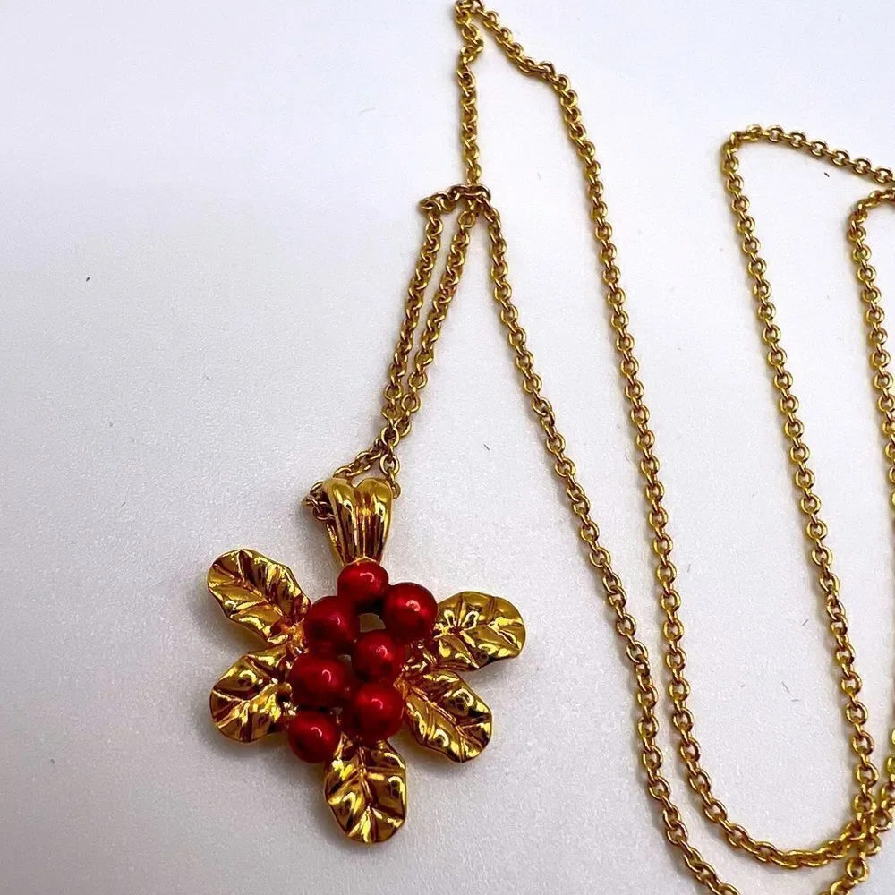 *3/$20* Dainty gold tone holly necklace Christmas holiday